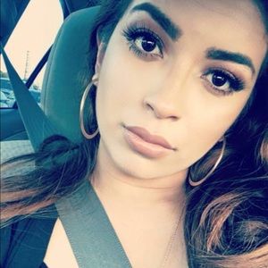 Meet your Posher, Kenia